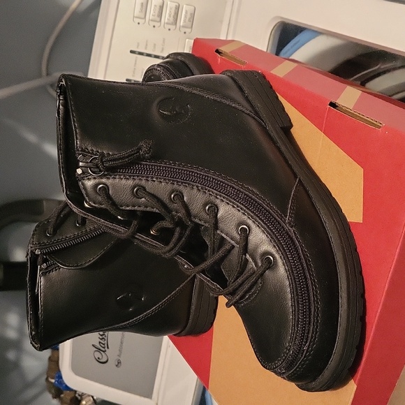 Billy Boots Black leather Size 2 Youth - Picture 2 of 4